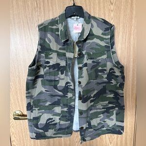 New Jodifl Green Cotton Camouflage Button Down Sleeveless Vest Women’s 2X